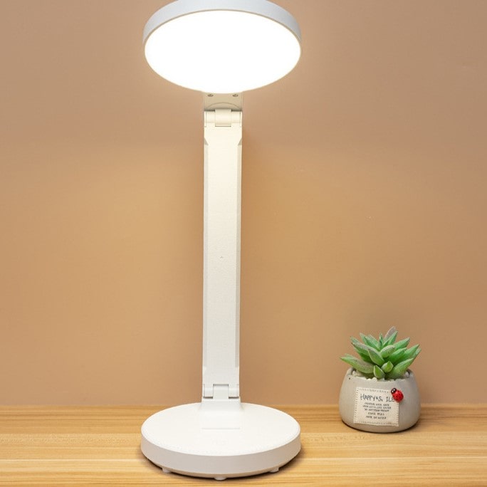 Protective LED lamp with USB charger - Lighty™