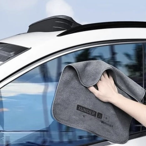High-quality microfiber towel for cleaning and drying the car - Clean’Car™