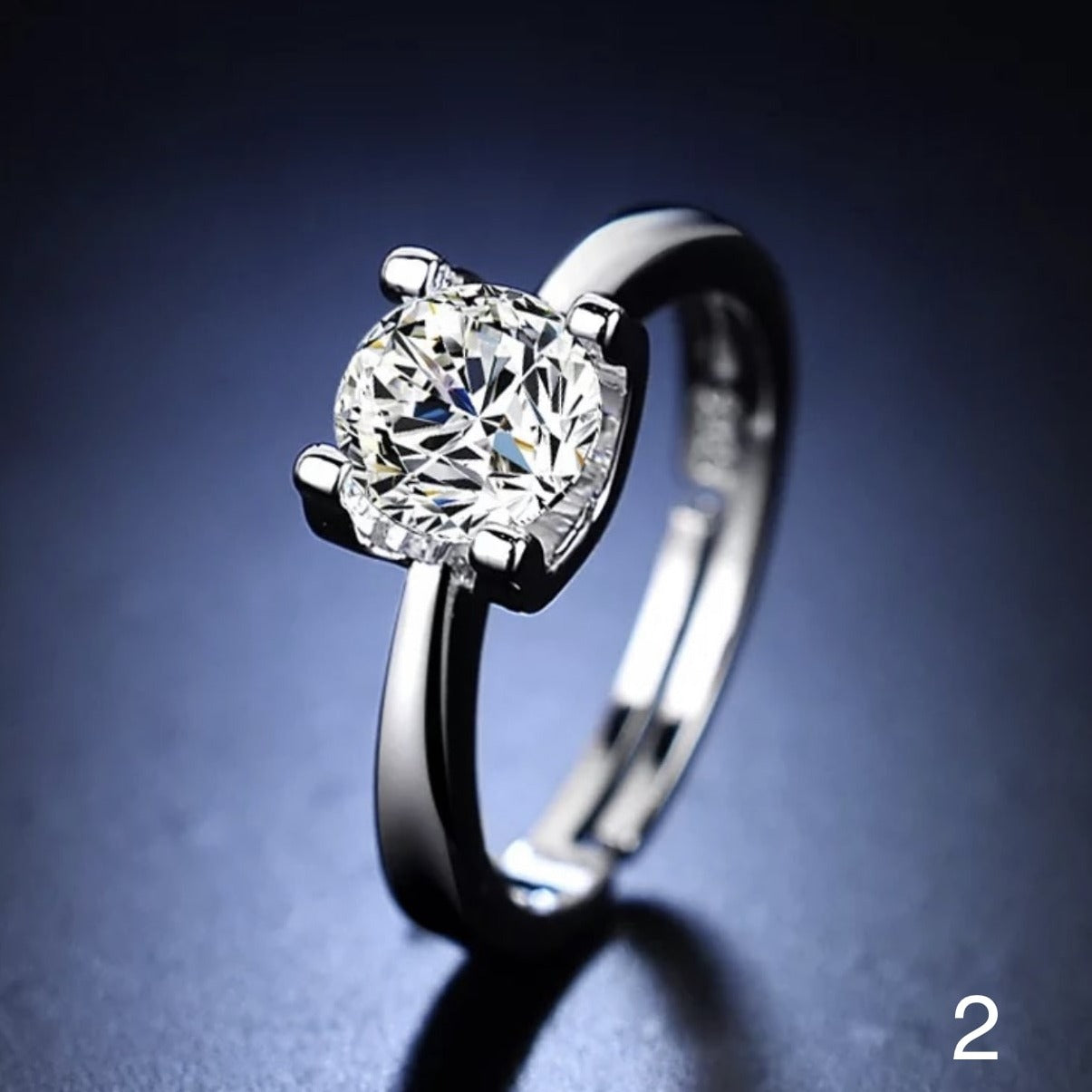Bague ronde en zircone avec diamant et ouverture ajustable - WomanRing™