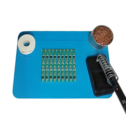 Tapis RepairZone™ résistant à la chaleur et aux déversements, assurant la durabilité et la protection du plan de travail